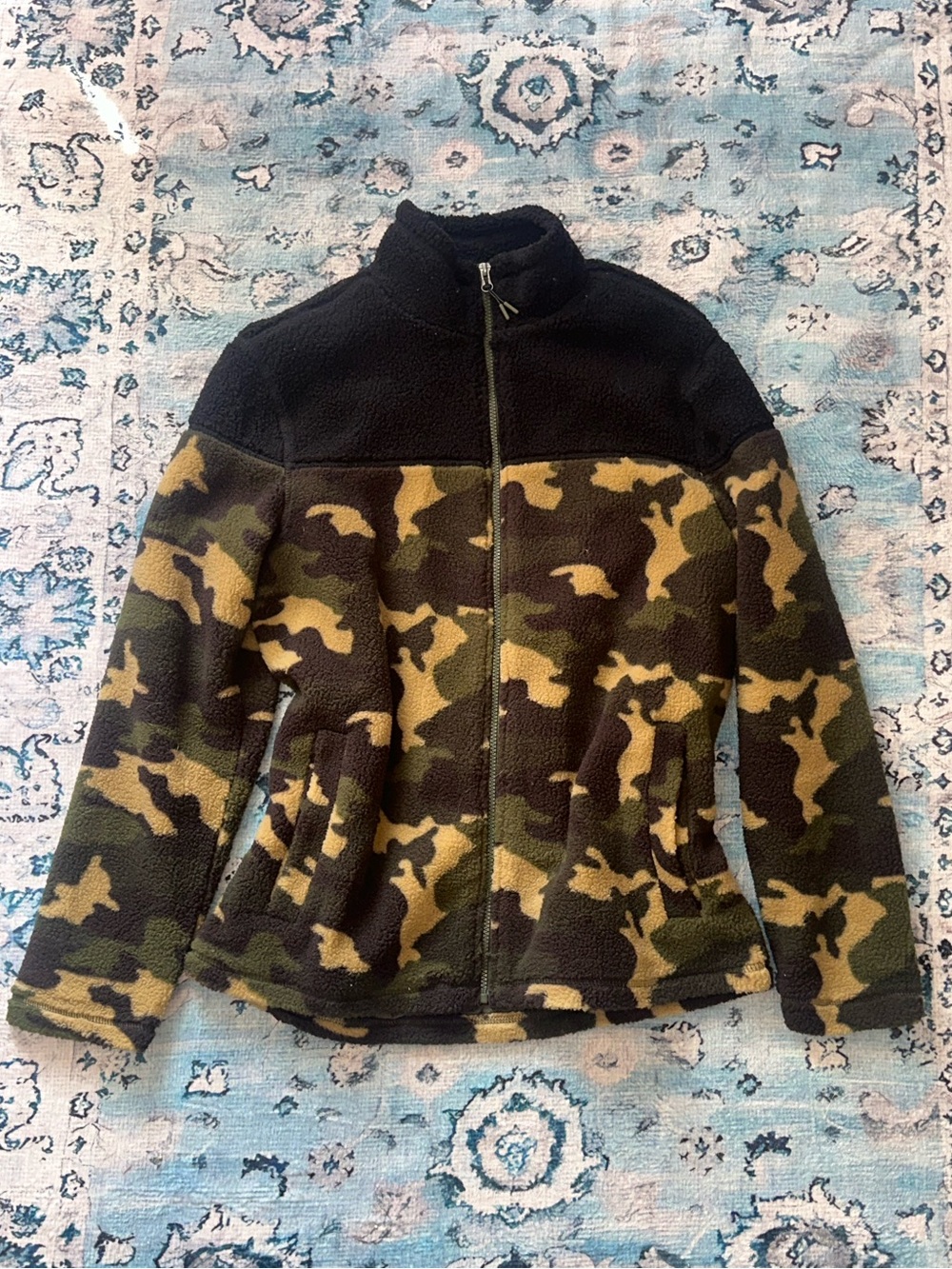 NWOT Mountain and Isles Camo Fleece Insulated Jacket Size Medium (Unisex)